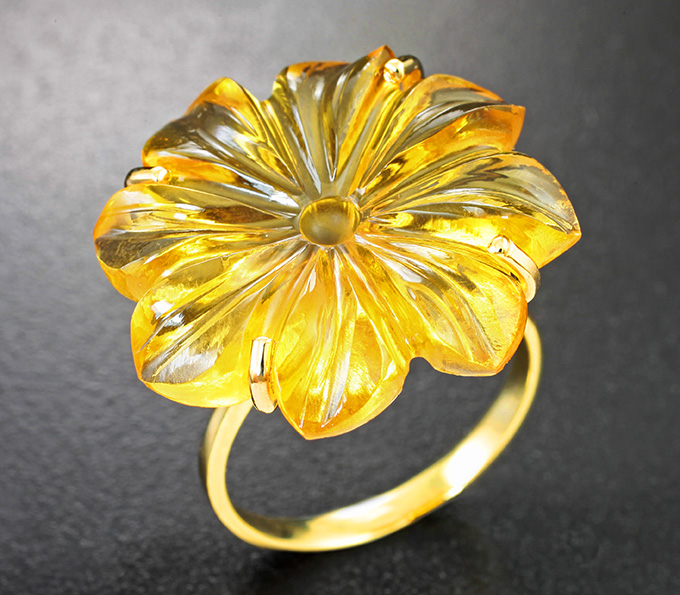 Золотое кольцо с резным цитрином 17,57 карата