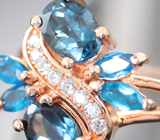 Чудесное серебряное кольцо с насыщенно-синими топазами и «неоновыми» апатитами 