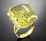 Золотое кольцо с крупным золотисто-лимонным цитрином авторской огранки 37,83 карата и уральскими изумрудами