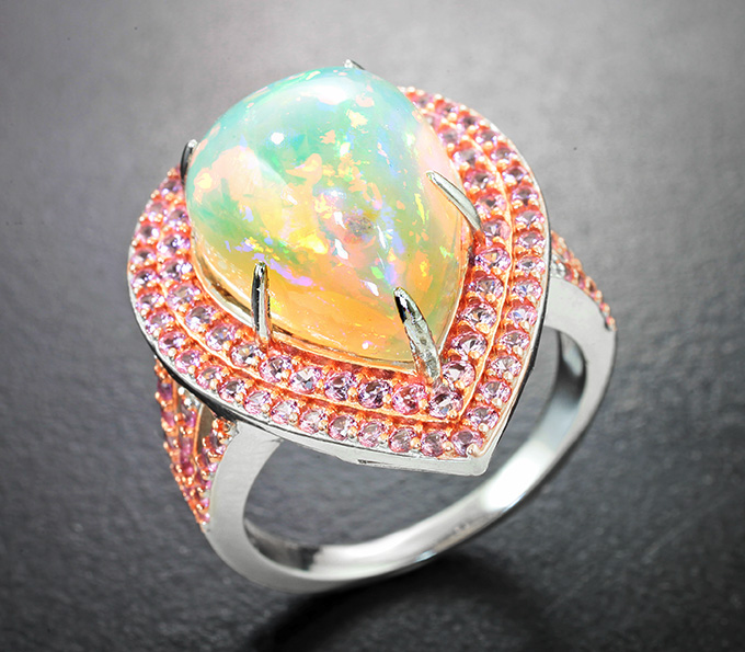 Серебряное кольцо с кристаллическим эфиопским опалом 10,46 карата и розовыми сапфирами бриллиантовой огранки