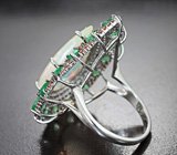 Серебряное кольцо с кристаллическим эфиопским опалом, изумрудами и оранжевыми сапфирами бриллиантовой огранки Серебро 925