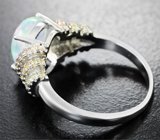 Великолепное серебряное кольцо с топовым эфиопским опалом и желтыми сапфирами бриллиантовой огранки