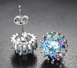 Серебряные пусеты с голубыми топазами, бирюзой, лабораторными рубинами и сапфирами