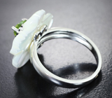 Великолепное серебряное кольцо с перидотом, черными шпинелями и резным перламутром