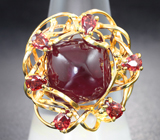 Массивное золотое кольцо с крупным насыщенным рубином 18,74 карата и ярко-красными сапфирами