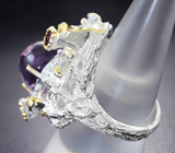 Серебряное кольцо со сливовым аметистом и родолитами