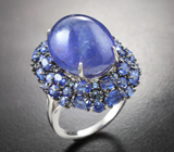 Серебряное кольцо с танзанитом 22,2 карата, кианитами и синими сапфирами бриллиантовой огранки Серебро 925