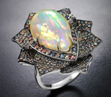 Серебряное кольцо с кристаллическим эфиопским опалом 8,49 карата и разноцветными сапфирами бриллиантовой огранкии Серебро 925