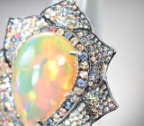 Серебряное кольцо с кристаллическим эфиопским опалом 8,49 карата и разноцветными сапфирами бриллиантовой огранкии Серебро 925