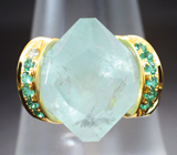 Золотое кольцо с «неоновым» уральским бериллом 8,37 карата, изумрудами и бриллиантом