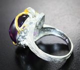 Серебряное кольцо со сливовым аметистом 9,91 карата, танзанитами и голубым топазом