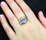 Золотое кольцо с ограненным черным опалом 1,78 карата, разноцветными сапфирами и цаворитами
