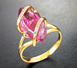 Золотое кольцо с «неоновым» малиновым рубеллитом 7,77 карата и бриллиантами Золото