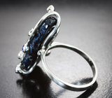Кольцо с петерситом 11,04 карата, синими и бесцветными сапфирами