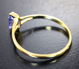 Золотое кольцо с васильковым сапфиром 1,08 карата