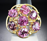 Объемное золотое кольцо c россыпью крупных ярко-розовых шпинелей 13,42 карата и бриллиантами Золото