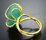 Коктейльное золотое кольцо с крупным уральским изумрудом 20,27 карата и бриллиантами Золото