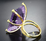 Массивное золотое кольцо с чистейшим крупным аметистом лазерной огранки 47,11 карата Золото