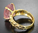 Золотое кольцо с крупным турмалином падпараджа 10,57 карата и бриллиантами Золото