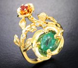 Золотое кольцо с ярко-неоновым уральским изумрудом 1,01 карата, красными сапфиром и бриллиантами