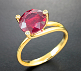 Золотое кольцо с насыщенным алым рубином 3,83 карата и бриллиантами