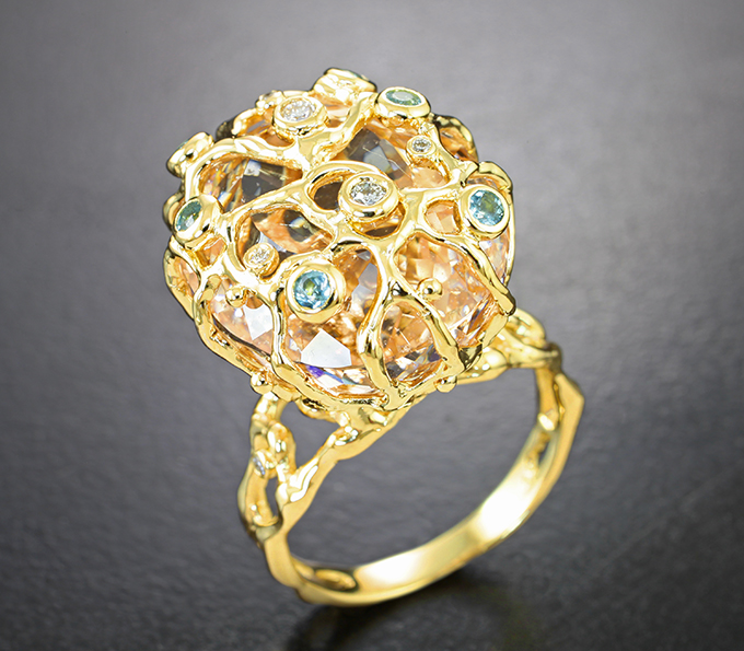 Золотое кольцо с морганитом 24,77 карата, «неоновыми» апатитами и бриллиантами
