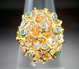 Золотое кольцо с морганитом 24,77 карата, «неоновыми» апатитами и бриллиантами Золото