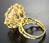 Золотое кольцо с морганитом 24,77 карата, «неоновыми» апатитами и бриллиантами Золото