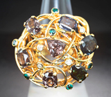Массивное объемное золотое кольцо с россыпью гранатов со сменой цвета 6,97 карата и бриллиантами