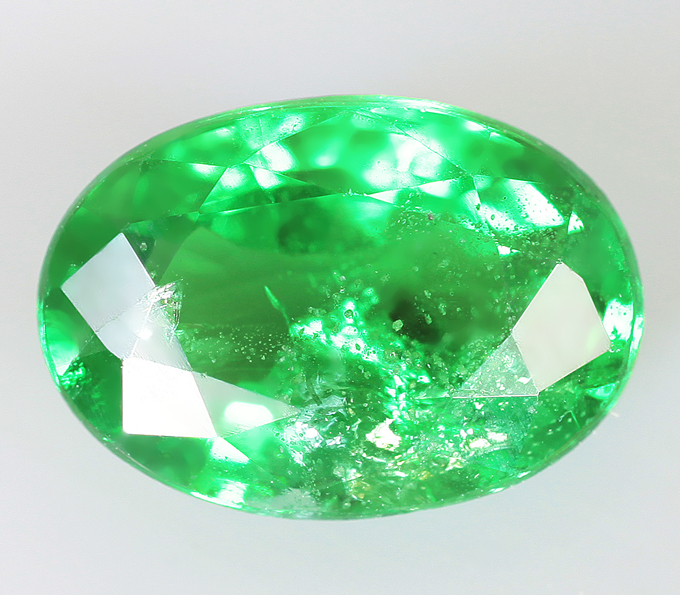 Яркий цаворит 1,07 карата