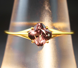 Золотое кольцо с гранатом со сменой цвета 0,82 карата Золото