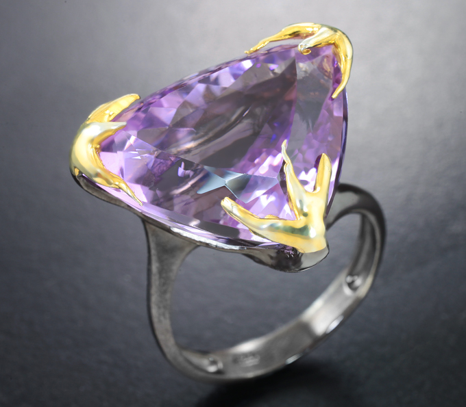 Серебряное кольцо c аметистом 24,27 карата
