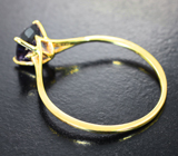 Золотое кольцо c фиолетовой шпинелью 1,12 карата Золото