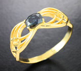 Золотое кольцо с насыщенным уральским александритом цвета морской волны 0,38 карата Золото