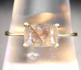 Классическое золотое кольцо с уральским александритом 1,76 карата Золото