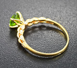 Кольцо с уральским демантоидом 1,09 карата и бриллиантами Золото