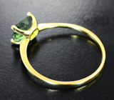 Золотое кольцо с зеленым апатитом 1,64 карата