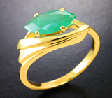 Золотое кольцо с «неоновым» уральским изумрудом редкой огранки 1,12 карата Золото