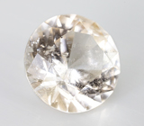 Крупный! Пастельно-оранжевый ограненный фенакит 2,38 карата 