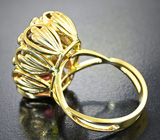Массивное золотое кольцо с насыщенным контрастным арбузным турмалином 8,93 карата, шпинелями и цаворитами