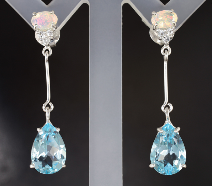 Элегантные серебряные серьги с топазами и ограненными эфиопскими опалами