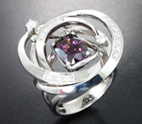 Кольцо с крупной пурпурно-красной шпинелью 3,06 карата и бриллиантами Золото