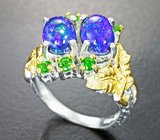 Серебряное кольцо с кристаллическими черными опалами 9,15 карата и диопсидами