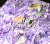 Шкатулка для украшений из сибирского чароита и долерита