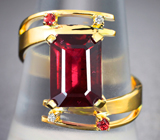 Золотое кольцо с крупным насыщенным рубином 5,87 карата, сапфирами и бриллиантами