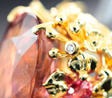 Массивное золотое кольцо с крупным падпараджа турмалином 10,82 карата, сапфирами и бриллиантами Золото