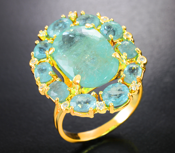 Эксклюзив! Золотое кольцо с уникальным параиба турмалинами 8+ карата, малыми турмалинами 3,21 карата и бриллиантами