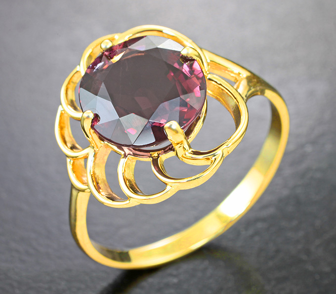 Золотое кольцо с насыщенно-винным рубеллитом 3,11 карата