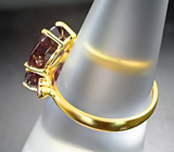 Золотое кольцо с винными рубеллитами турмалинами 5,74 карата, сапфирами и бриллиантом Золото