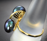 Золотое кольцо с черным жемчугом титанового люстра 13,78 карата и бесцветными цирконами